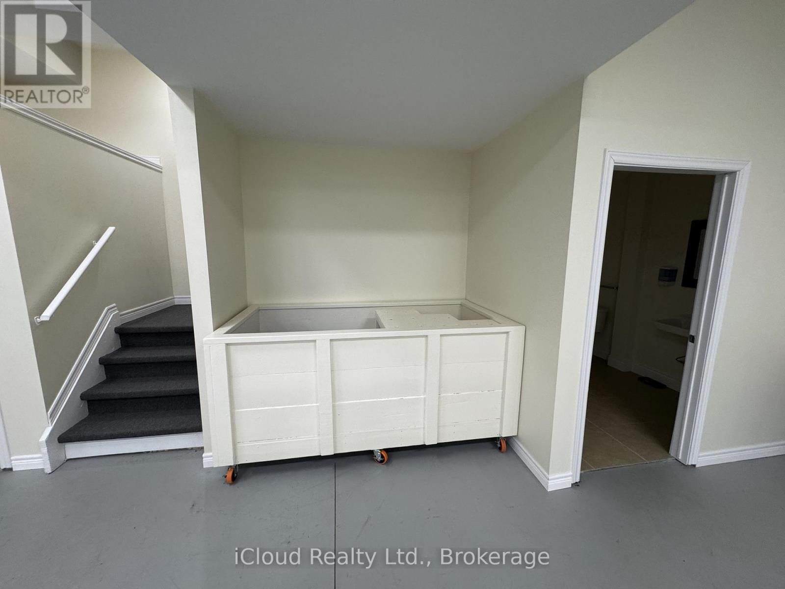 3518 KING STREET NORTH Image 38