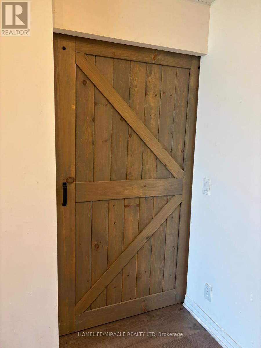 421 - 1105 LEGER WAY Image 14