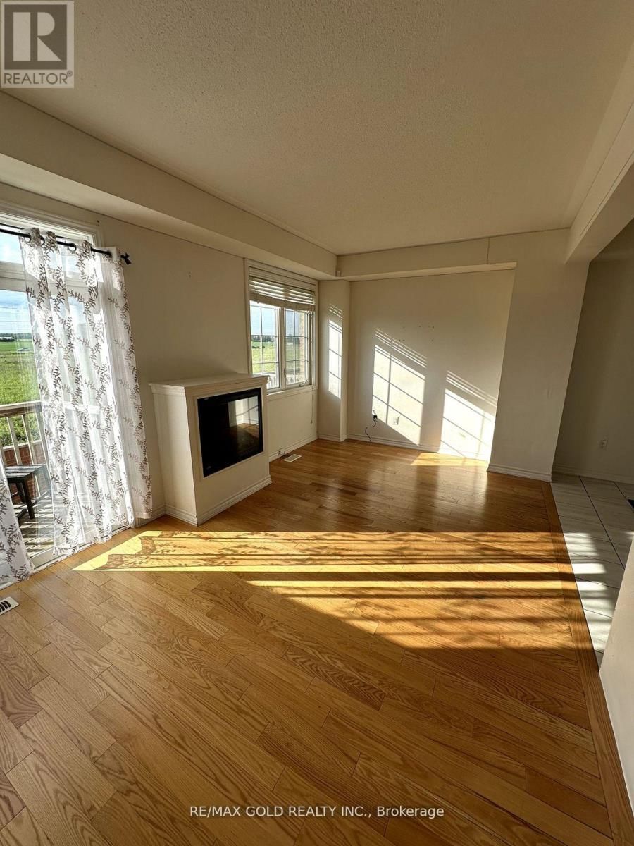 48 AGAVA CRESCENT Image 12