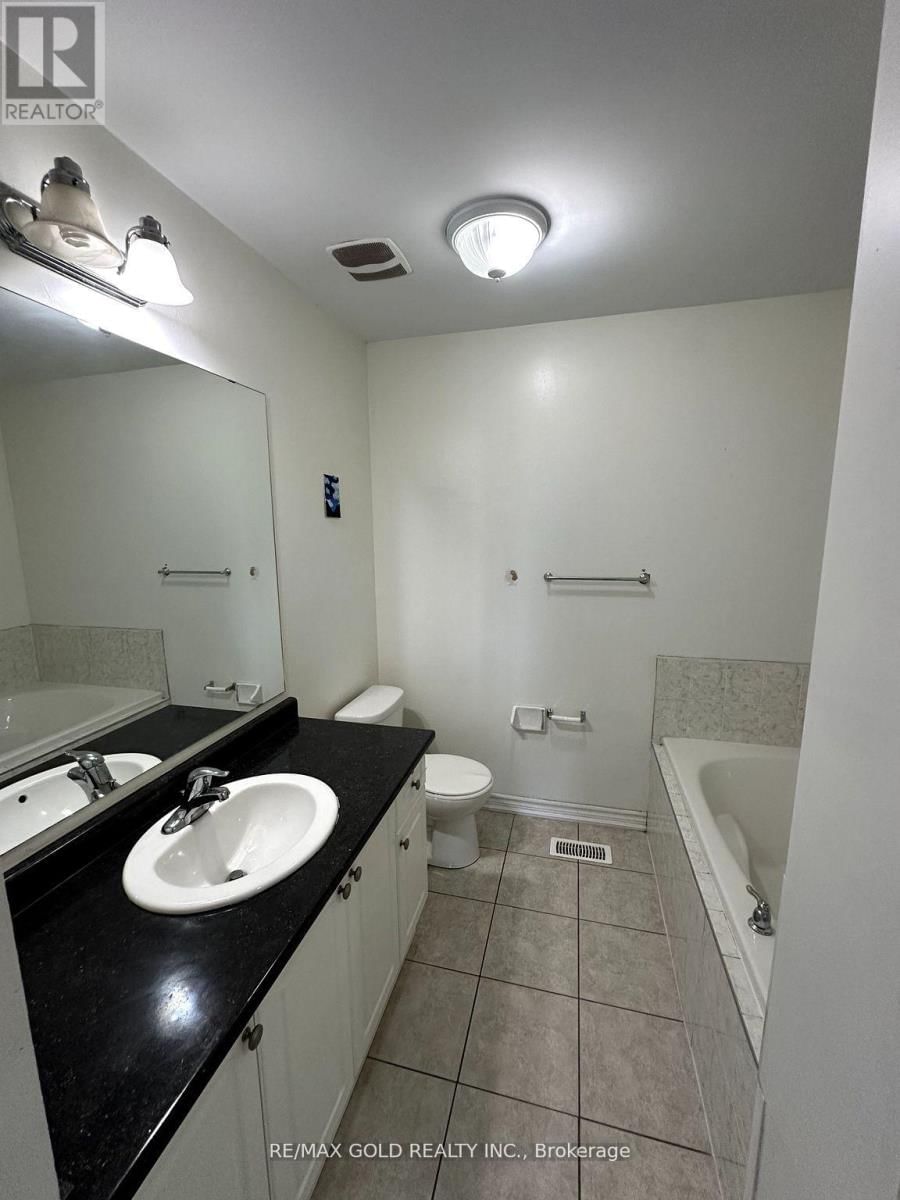 48 AGAVA CRESCENT Image 9