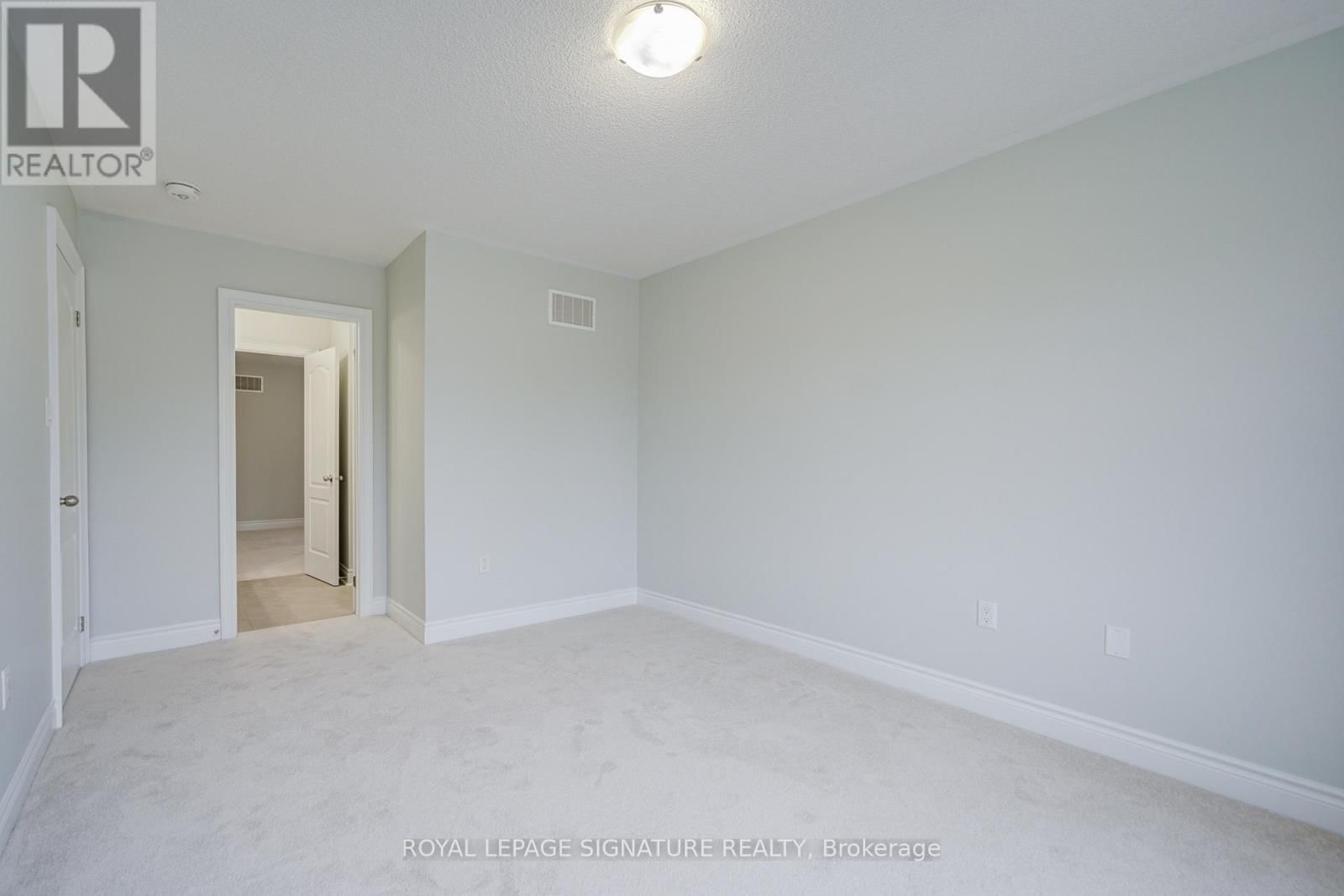 38 ELWIN ROAD Image 32