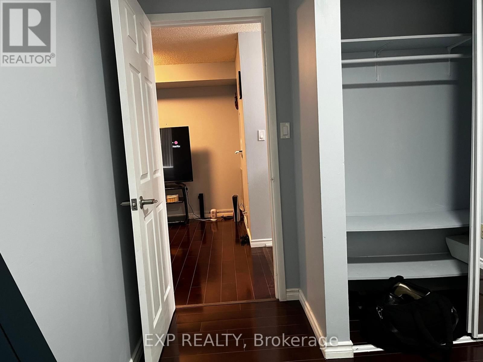 201 - 25 AGNES STREET Image 8