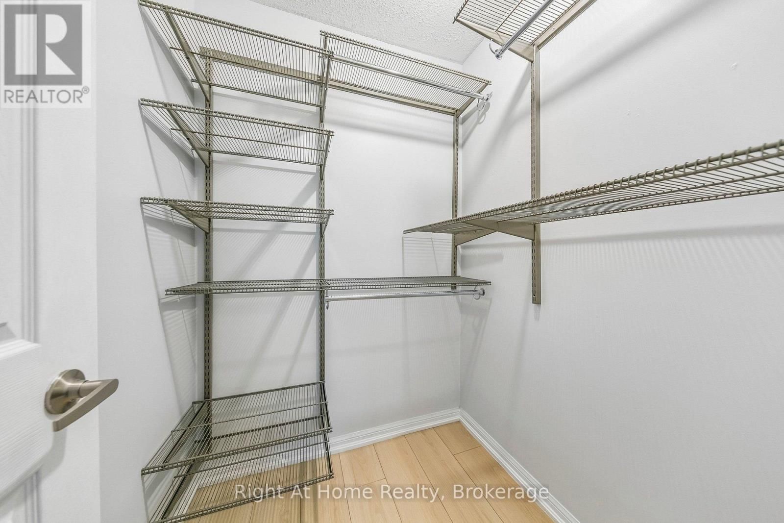 650 FRANK PLACE Image 18