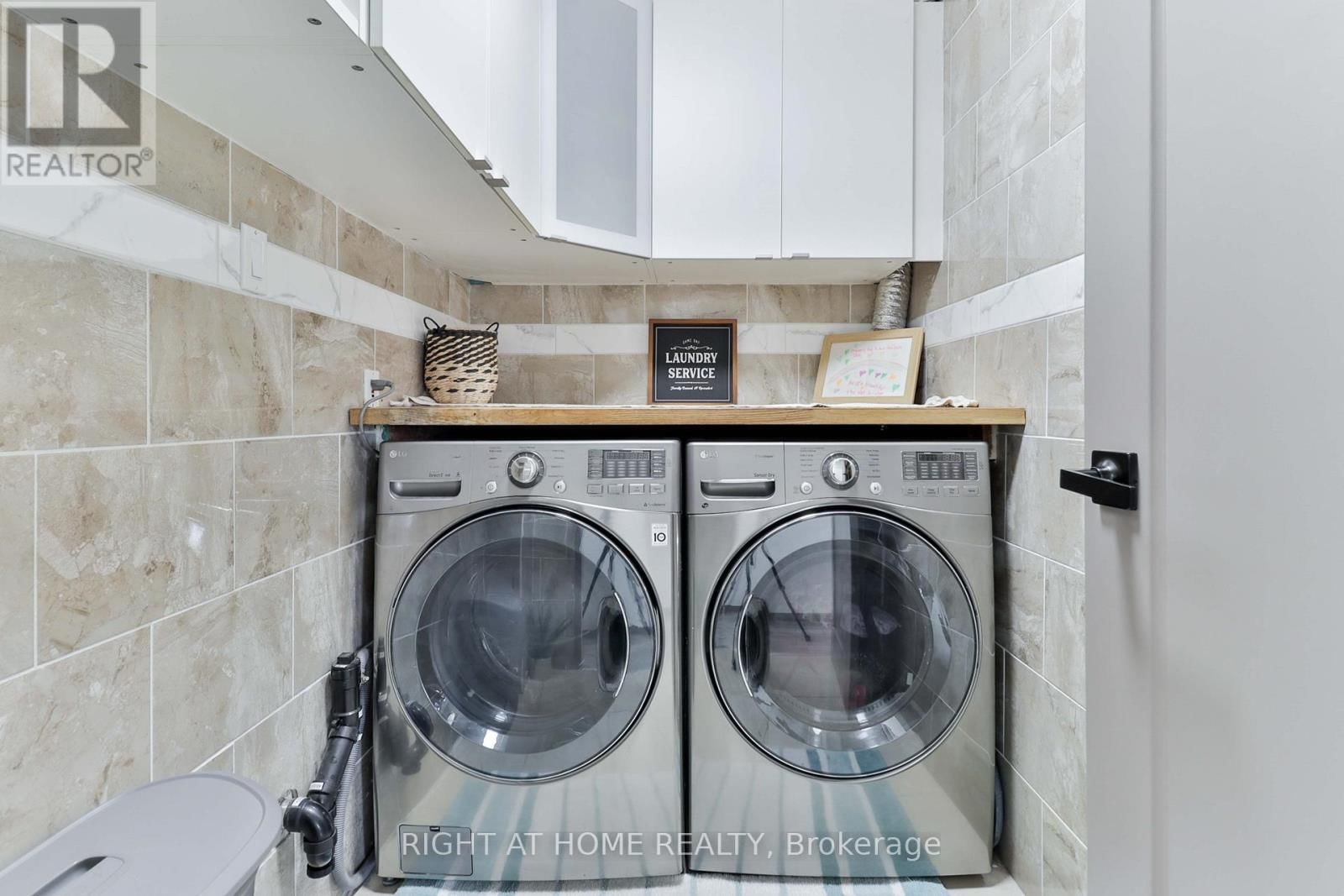 509 - 15 LONDON GREEN COURT Image 45