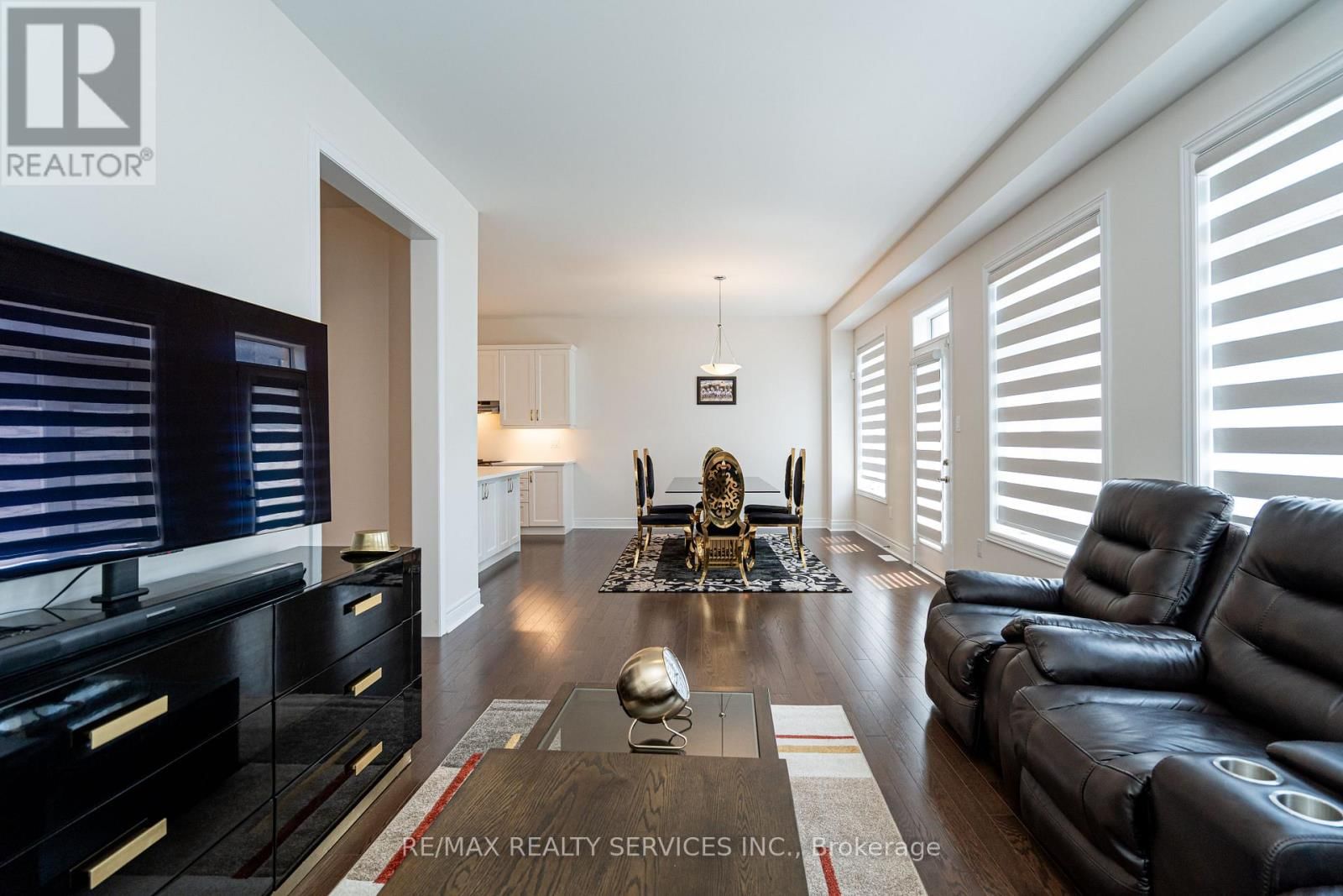 40 ICON STREET Image 33