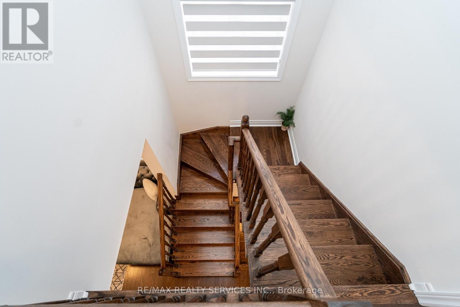 40 ICON STREET Image 36