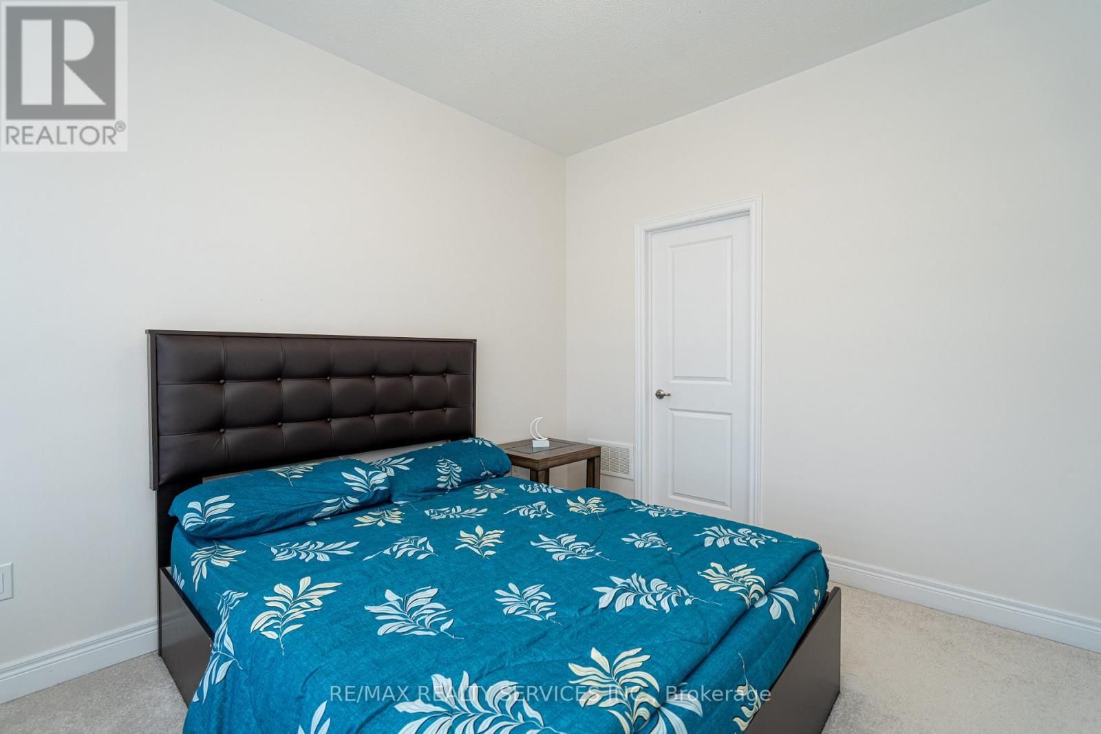 40 ICON STREET Image 45