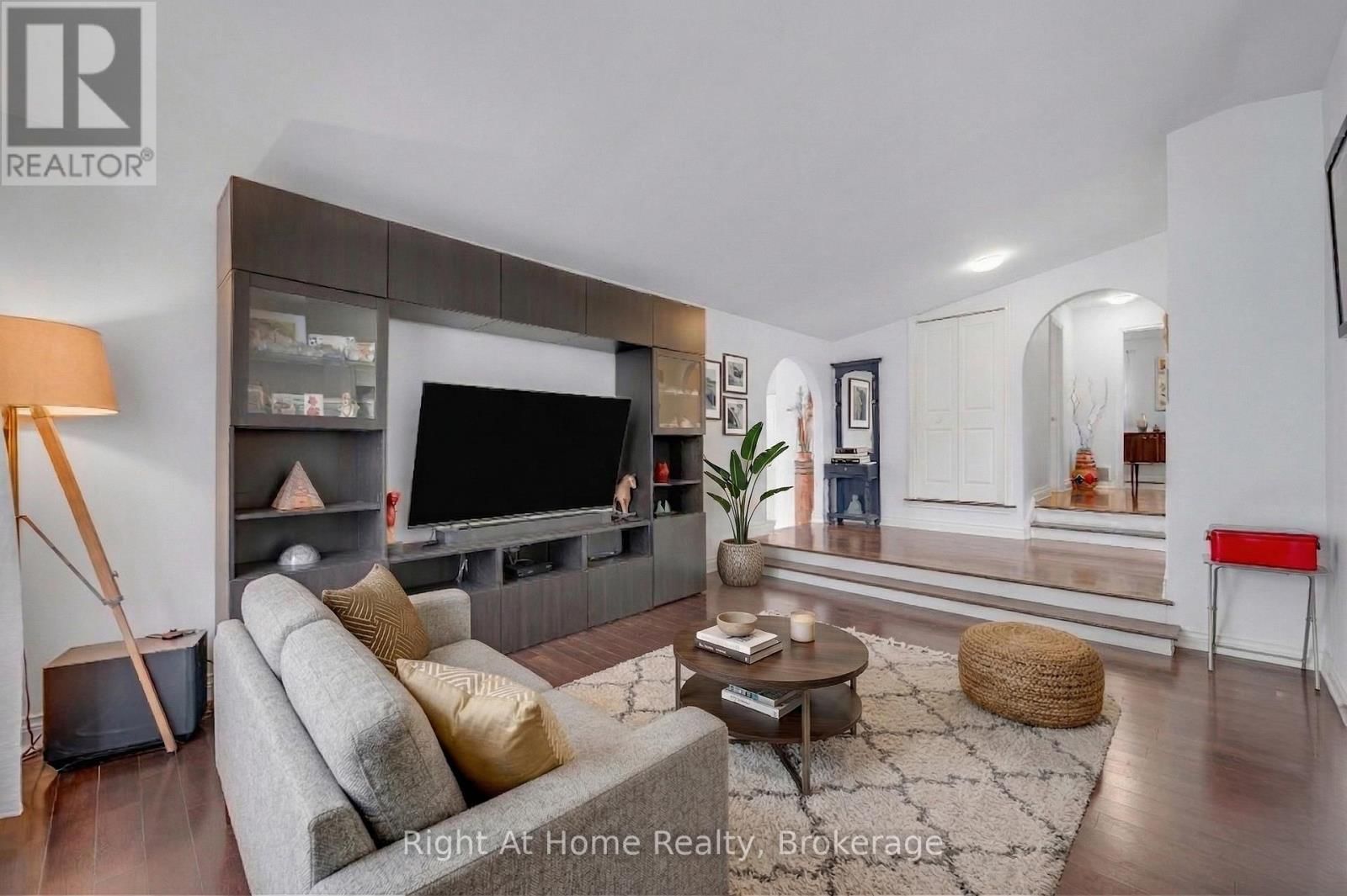 467 VANGUARD CRESCENT Image 11