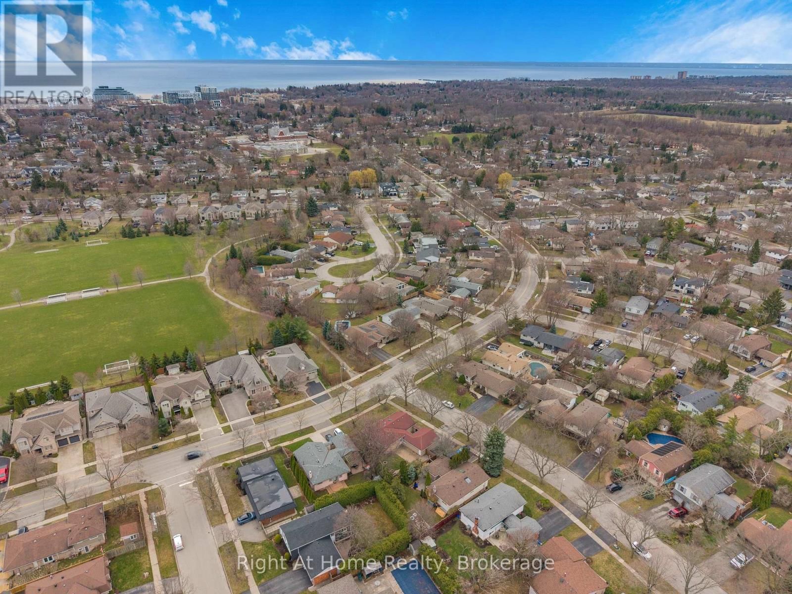 467 VANGUARD CRESCENT Image 39