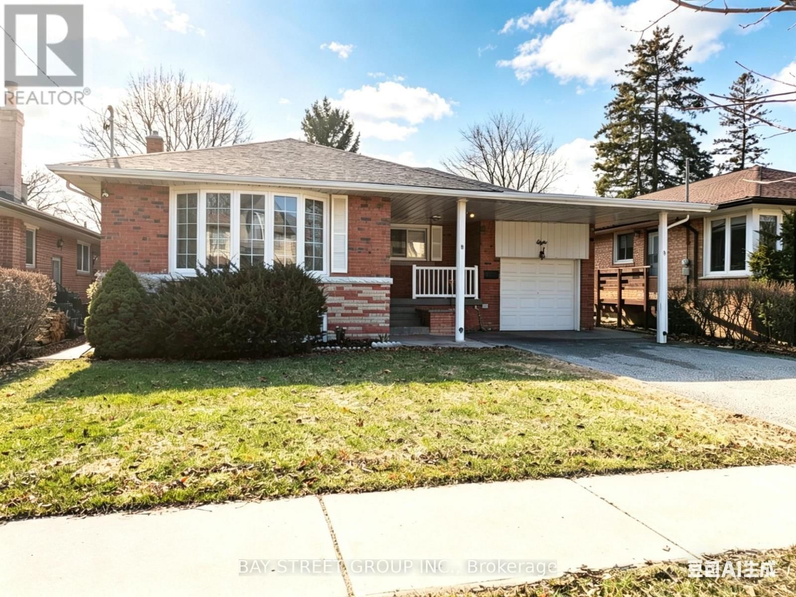 MAIN - 8 STOREY CRESCENT Image 1