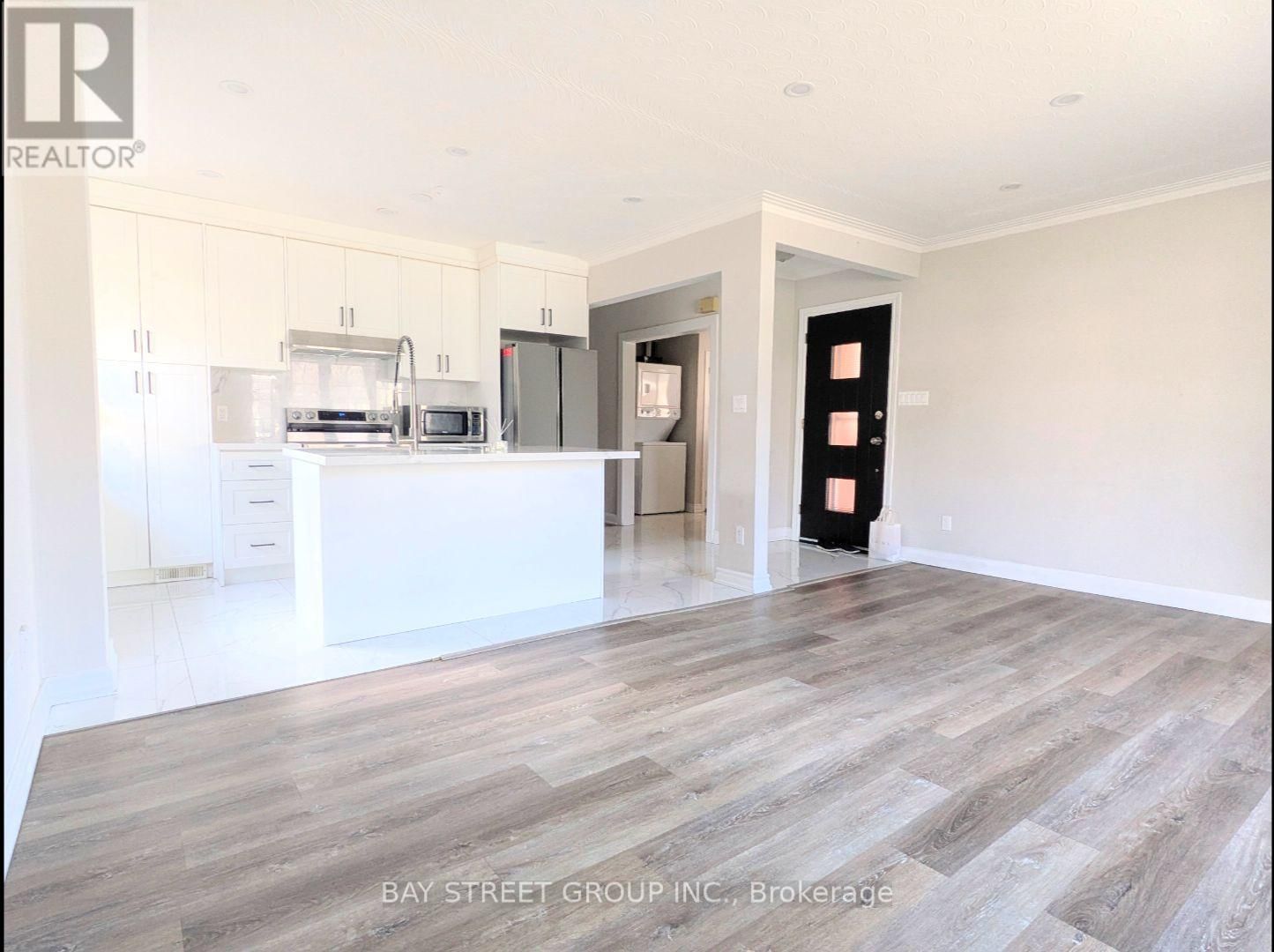 MAIN - 8 STOREY CRESCENT Image 5