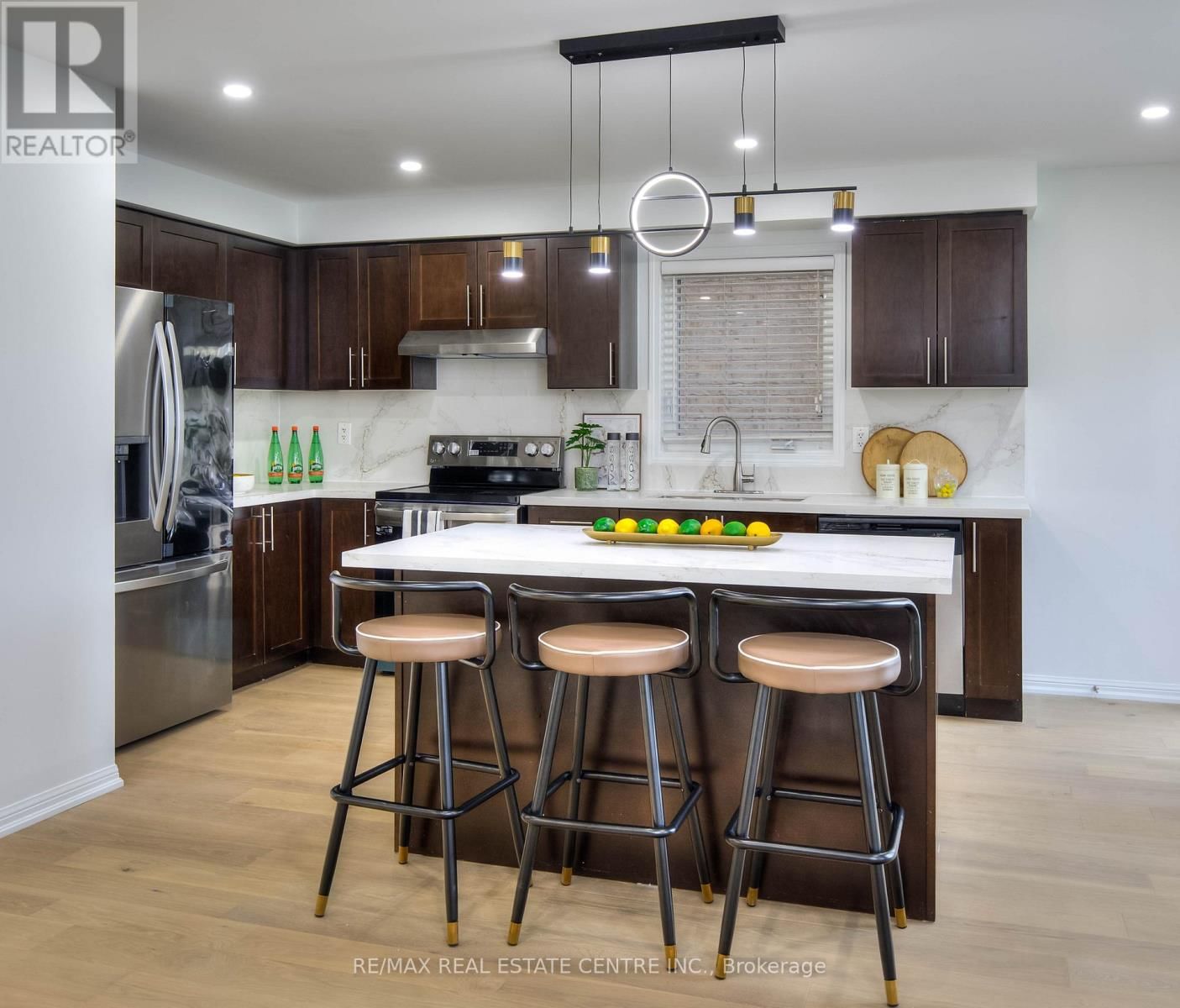 782 MAQUIRE TERRACE Image 19