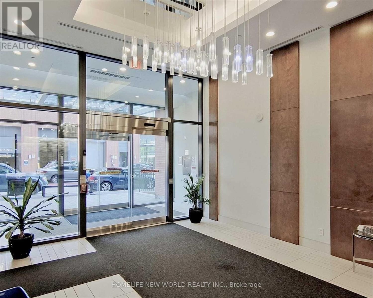 2005 - 2212 LAKE SHORE BOULEVARD WEST Image 3