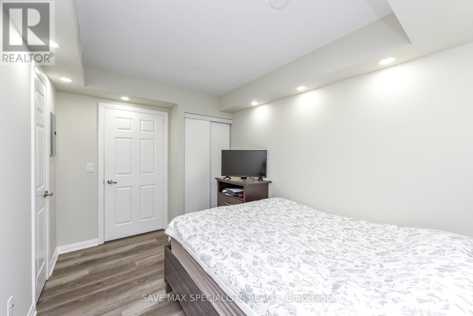 1809 - 220 FORUM DRIVE Image 17