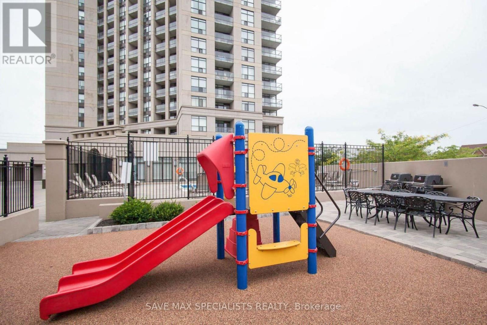 1809 - 220 FORUM DRIVE Image 4