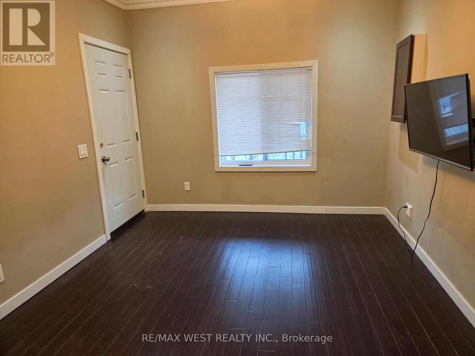 Main - 44 BEECHWOOD AVENUE Image 2