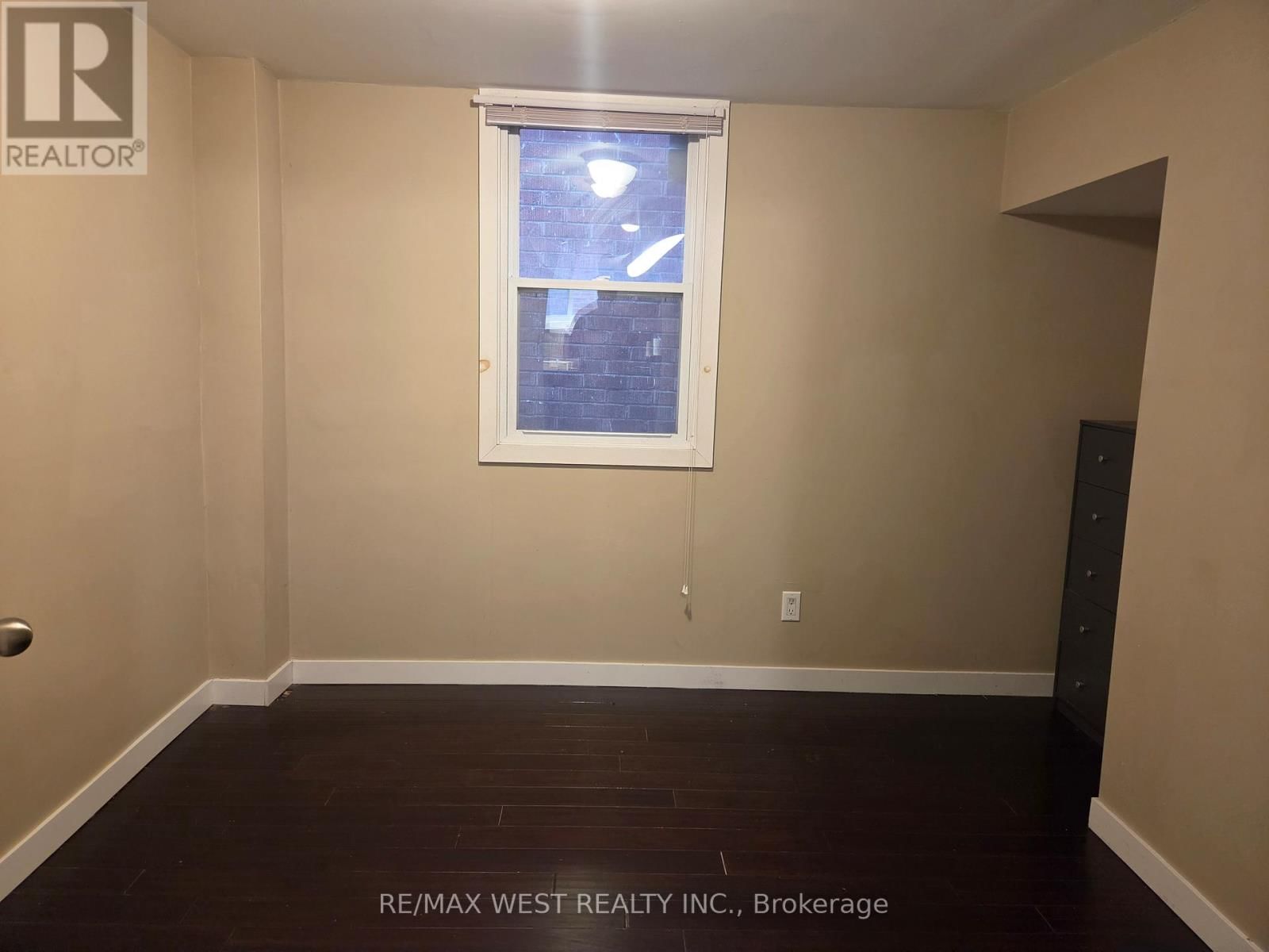 Main - 44 BEECHWOOD AVENUE Image 6