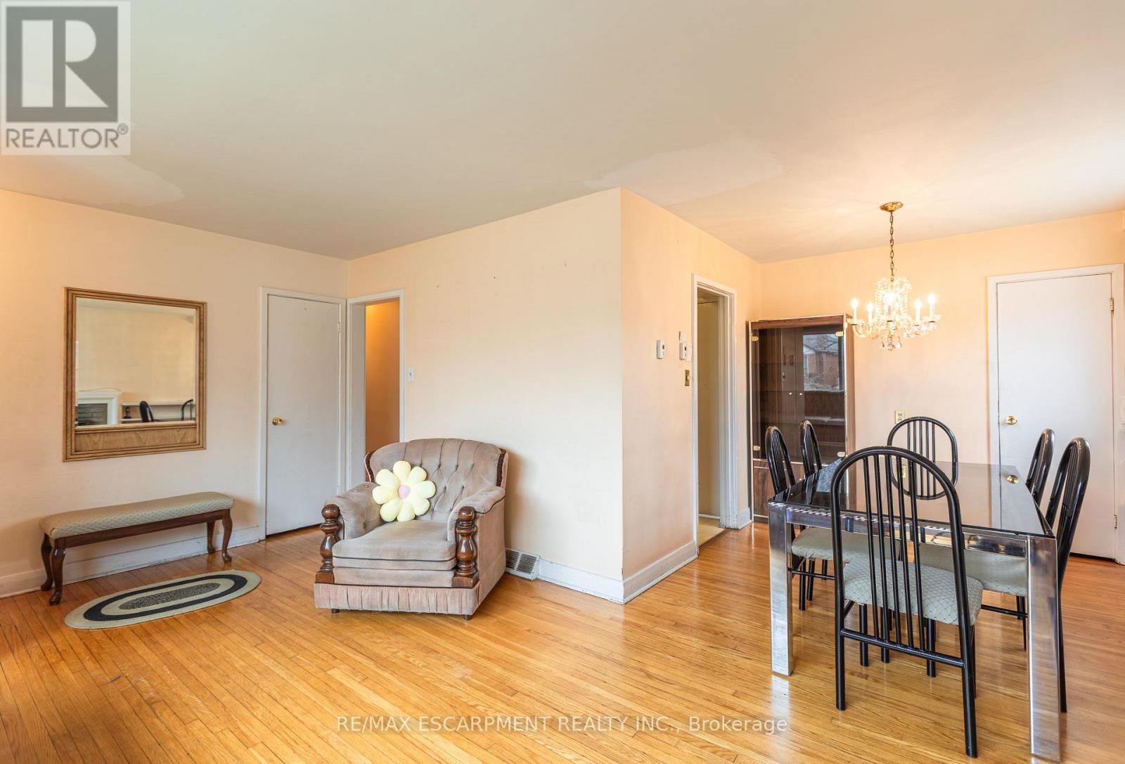 1 SNARESBROOK DRIVE Image 10