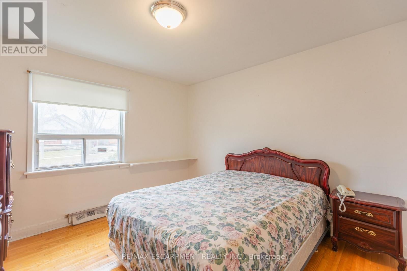 1 SNARESBROOK DRIVE Image 16