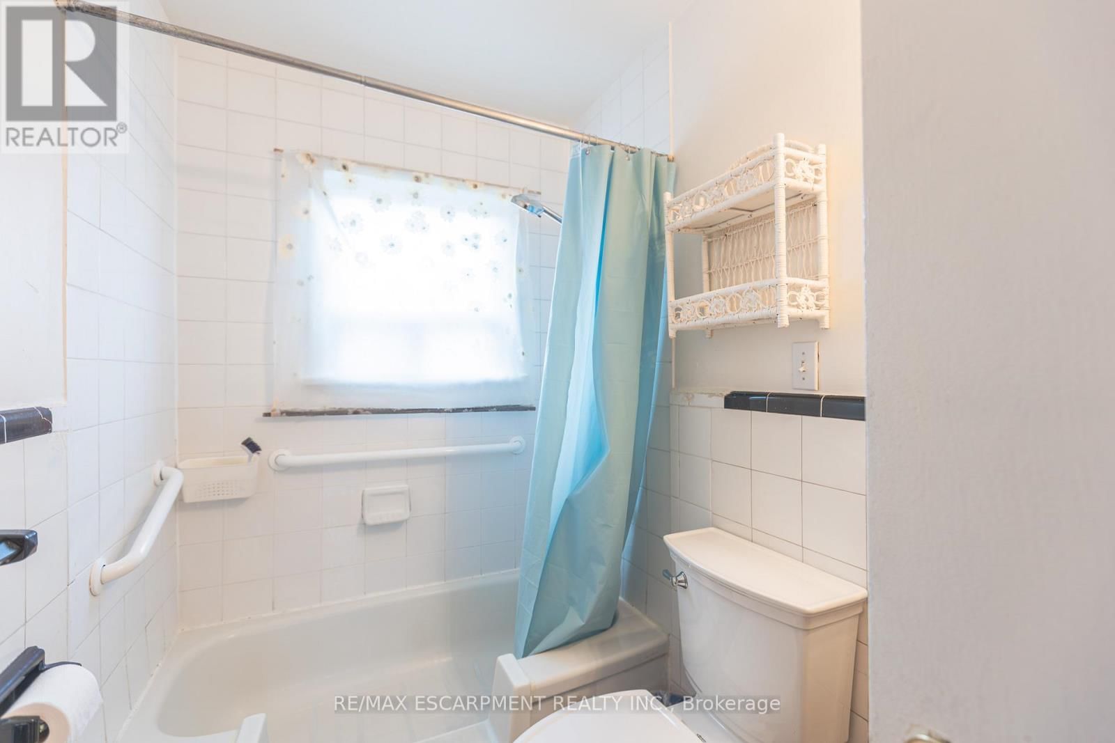 1 SNARESBROOK DRIVE Image 22