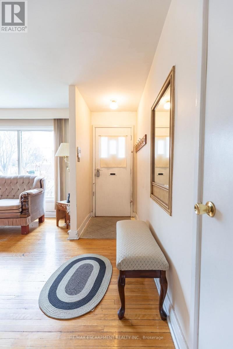 1 SNARESBROOK DRIVE Image 26