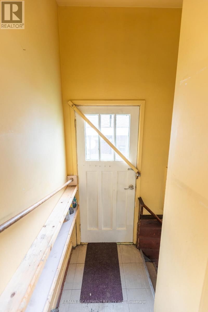 1 SNARESBROOK DRIVE Image 27