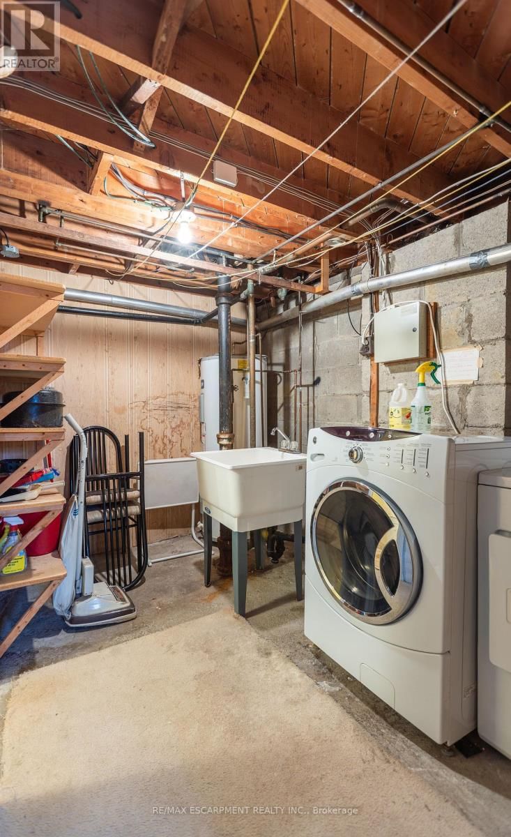 1 SNARESBROOK DRIVE Image 33