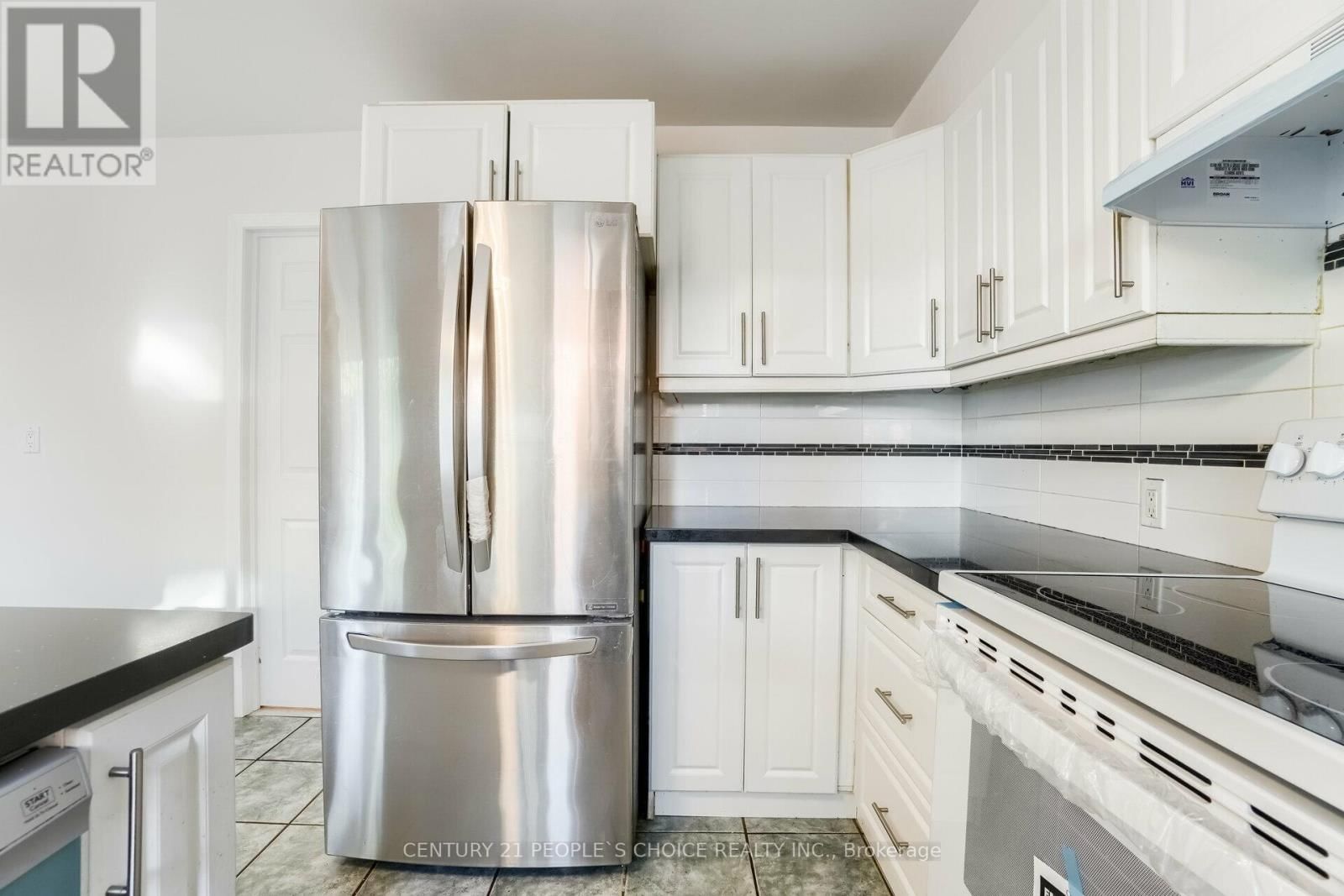 25 SHERINGHAM STREET Image 14