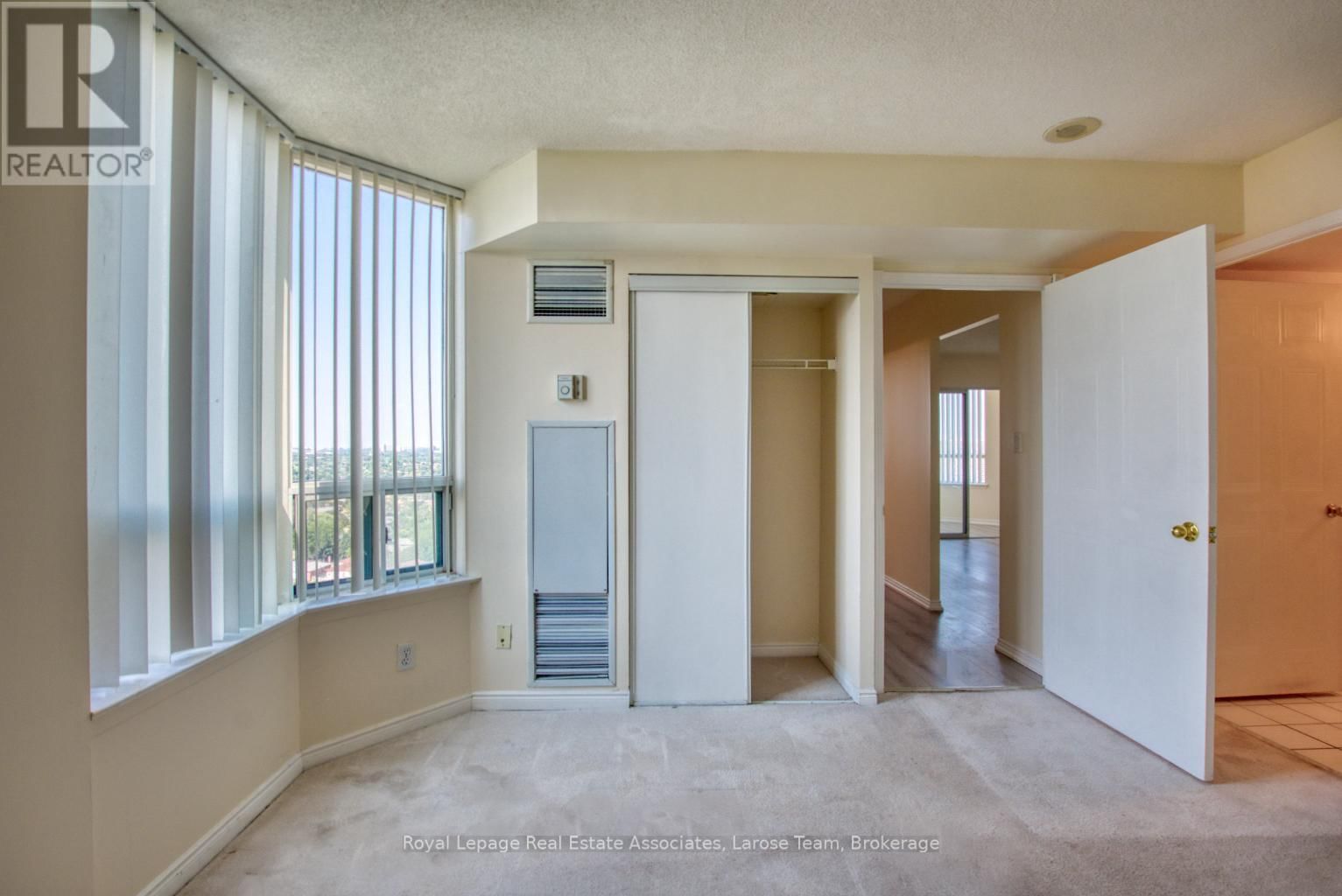 2212 - 135 HILLCREST AVENUE Image 17