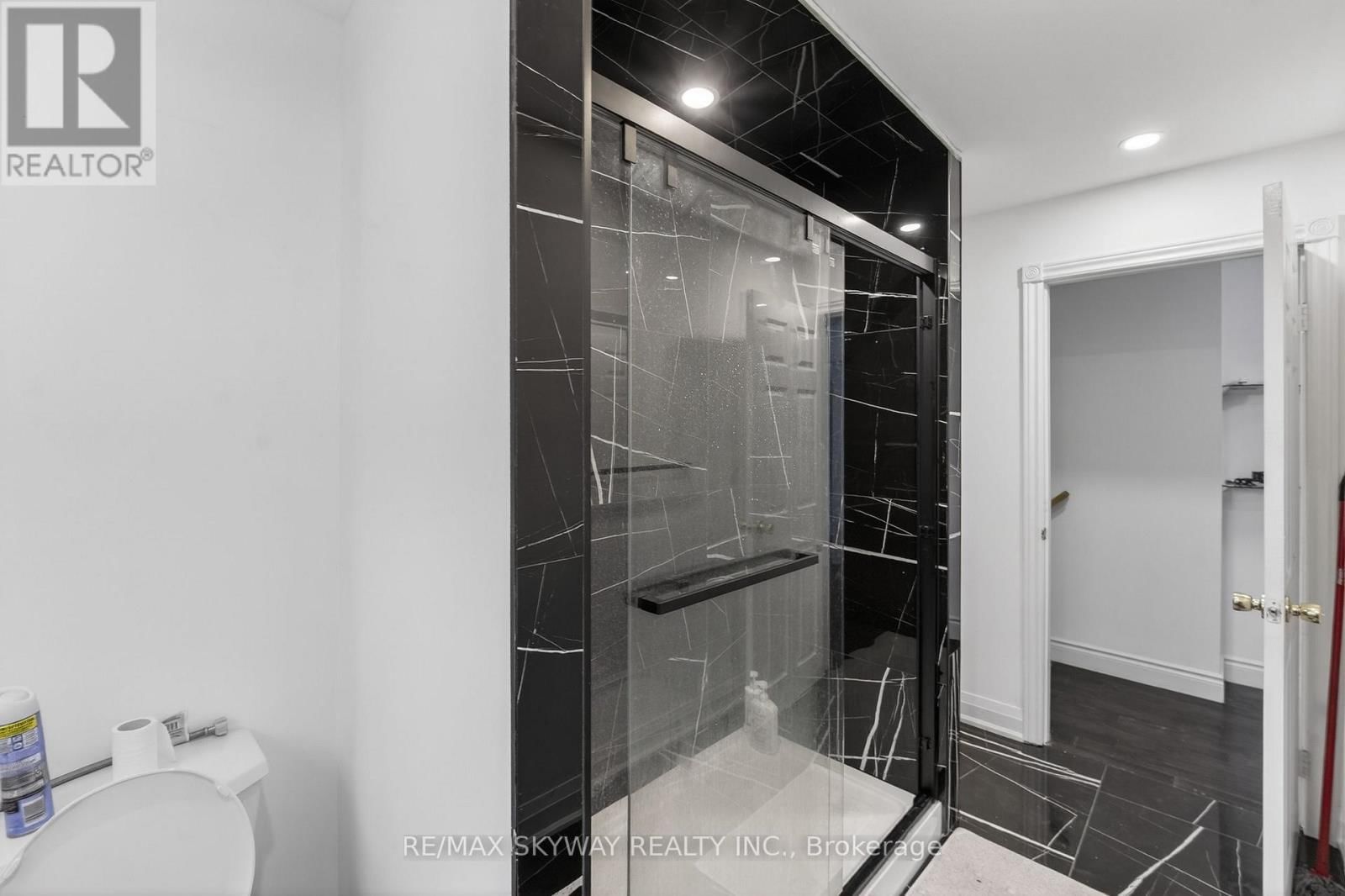 69 ARGYLE CRESCENT Image 25