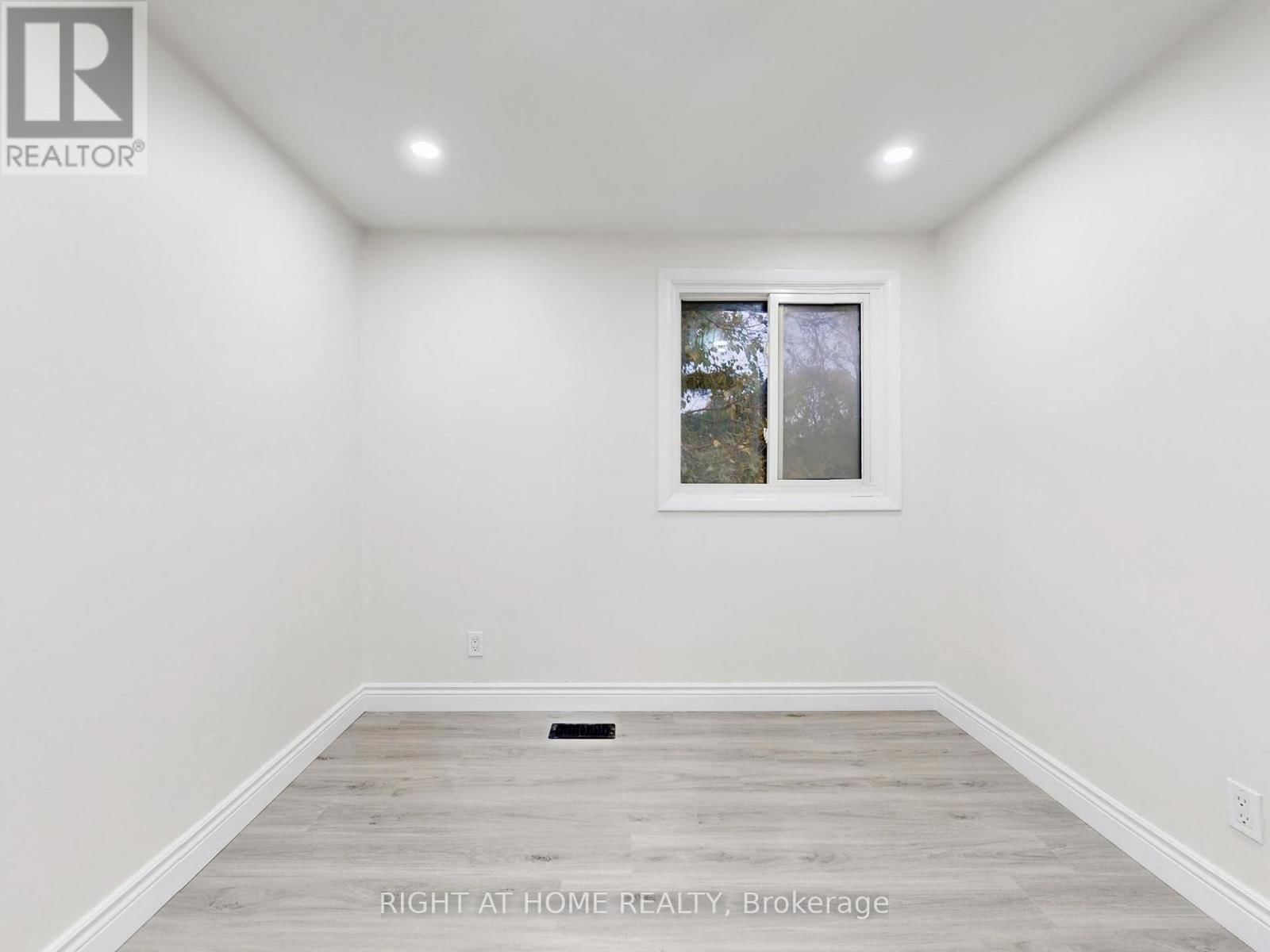 4 - 2060 PROSPECT STREET Image 29