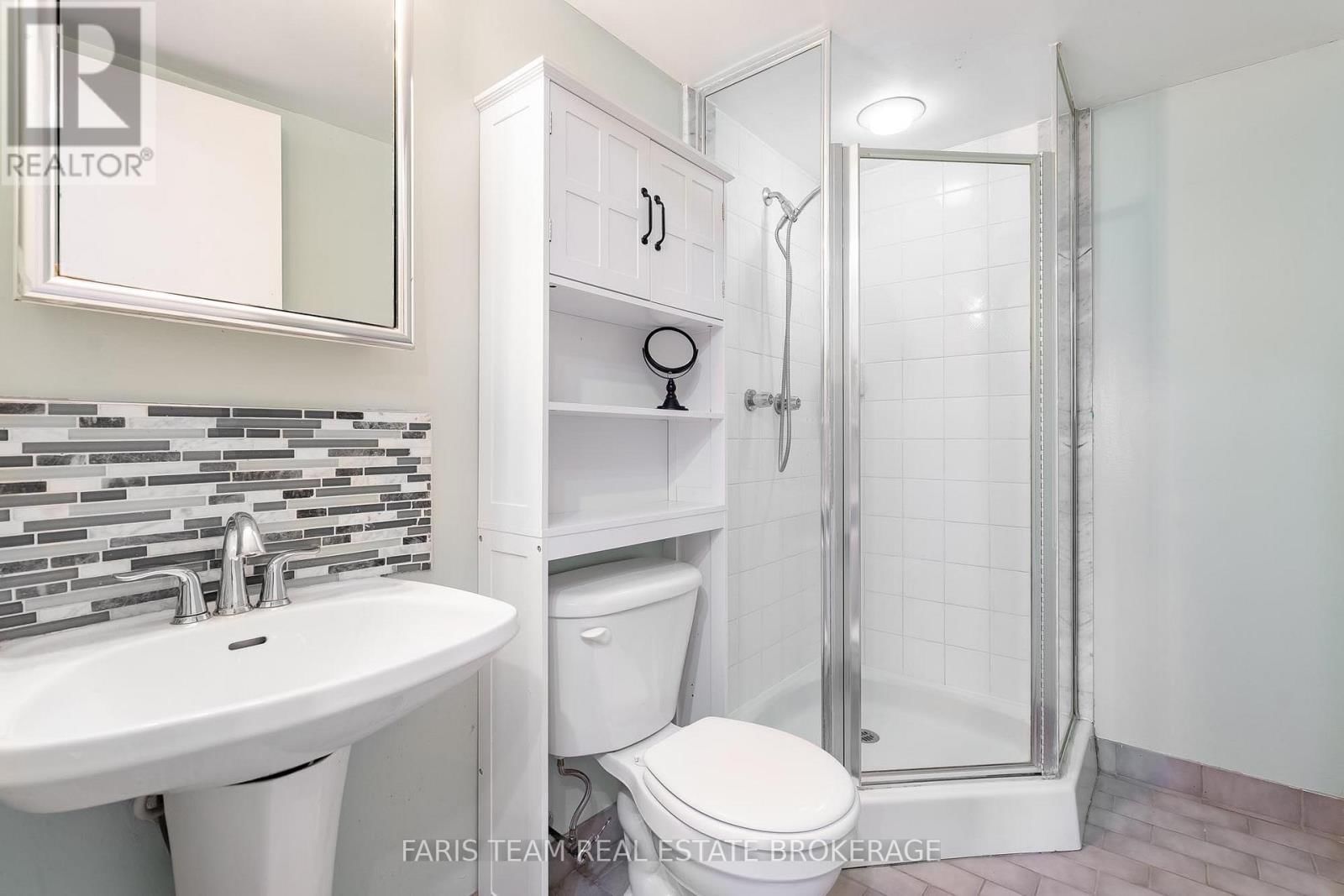 507 - 61 MARKBROOK LANE Image 17