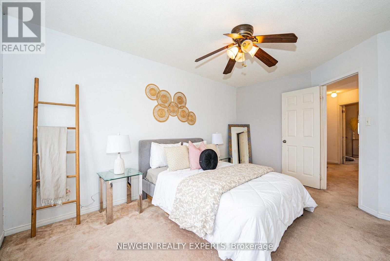 3420 REDPATH CIRCLE Image 17