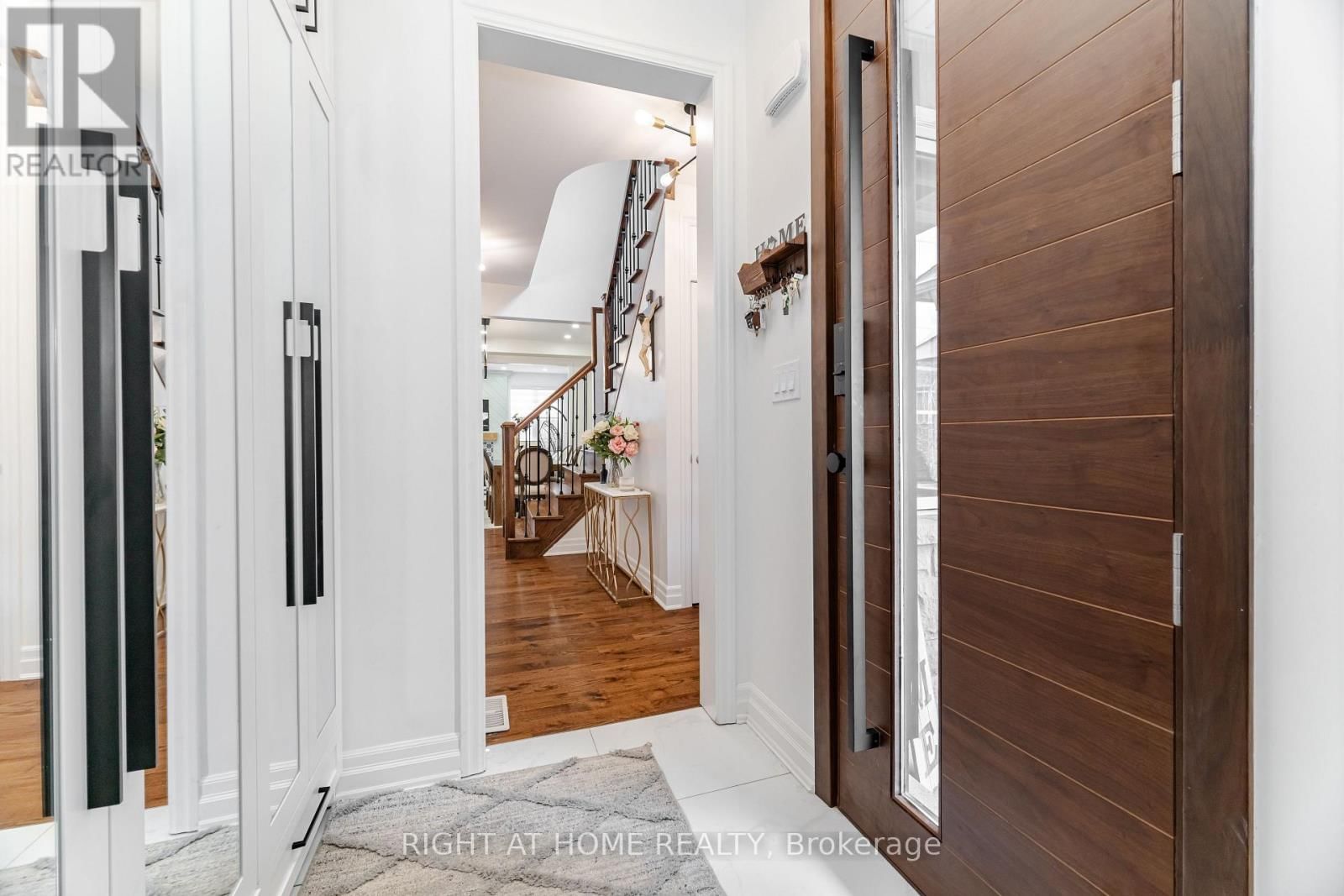 1311 (UPPER) WHITNEY TERRACE Image 6