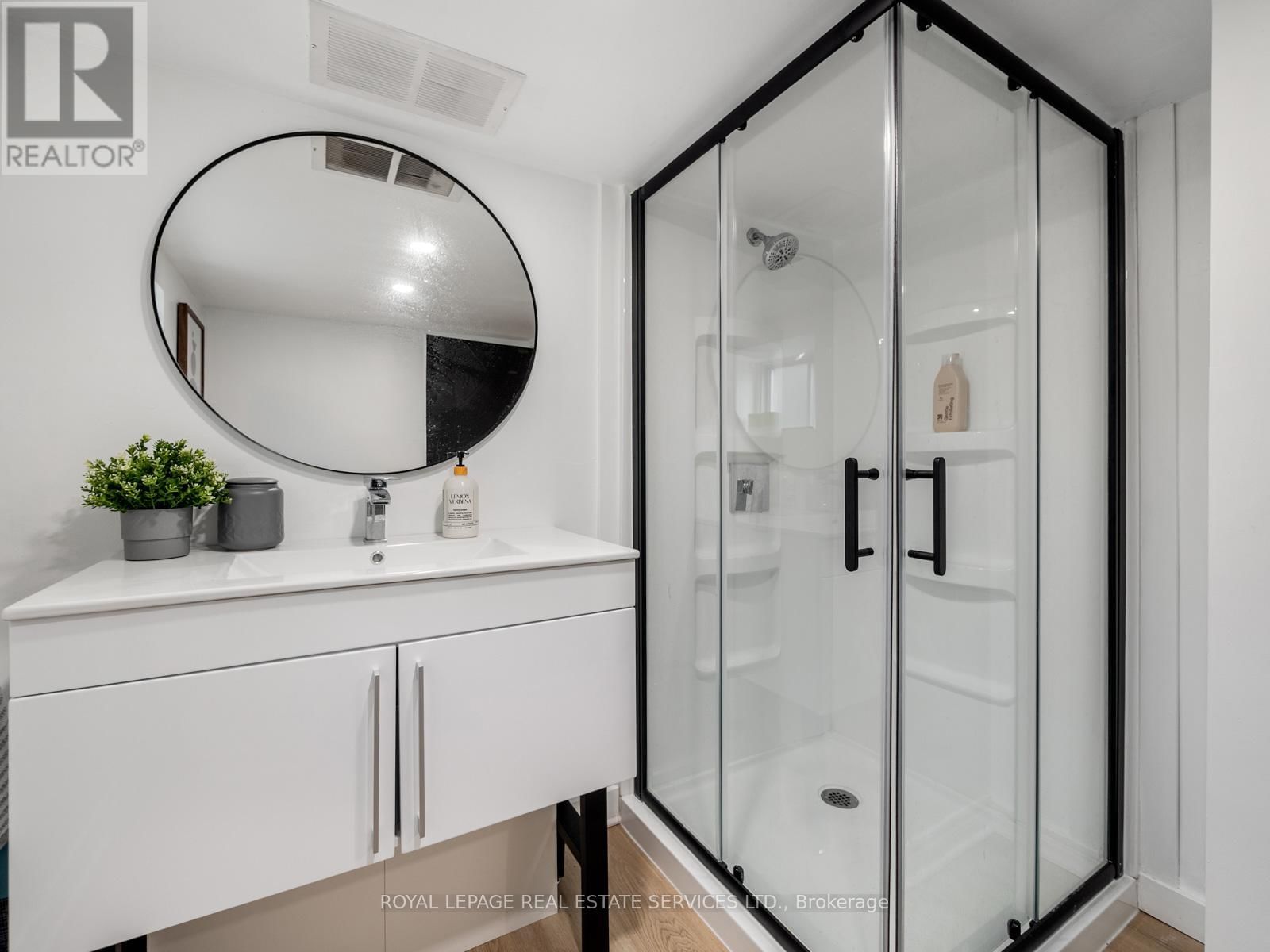 162 MEDLAND STREET Image 44