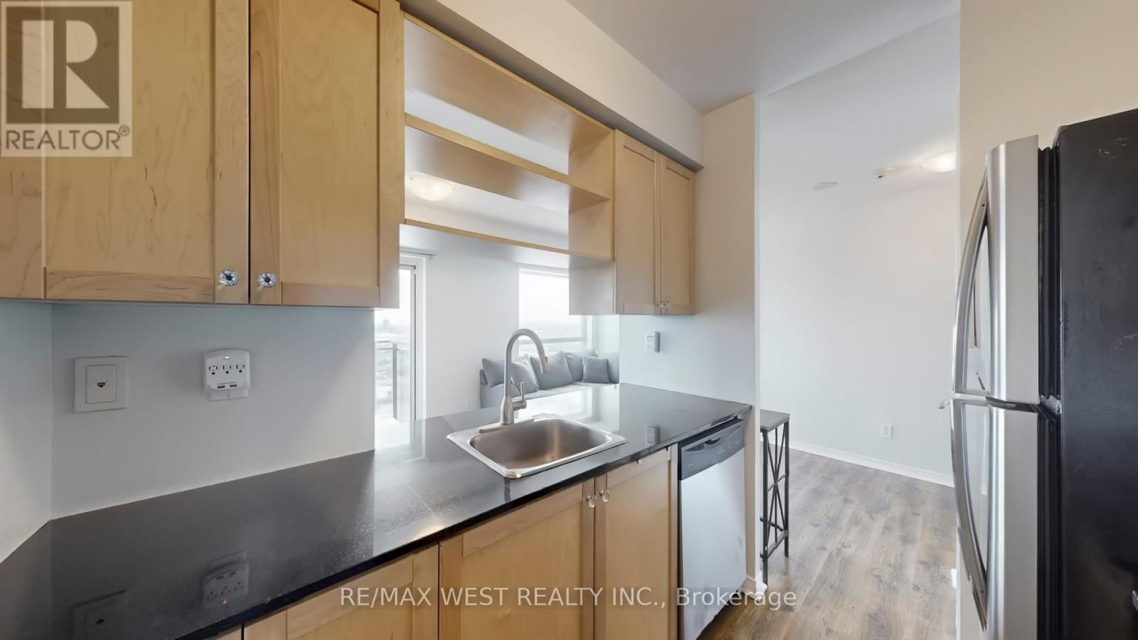 2108 - 215 QUEEN STREET EAST Image 11