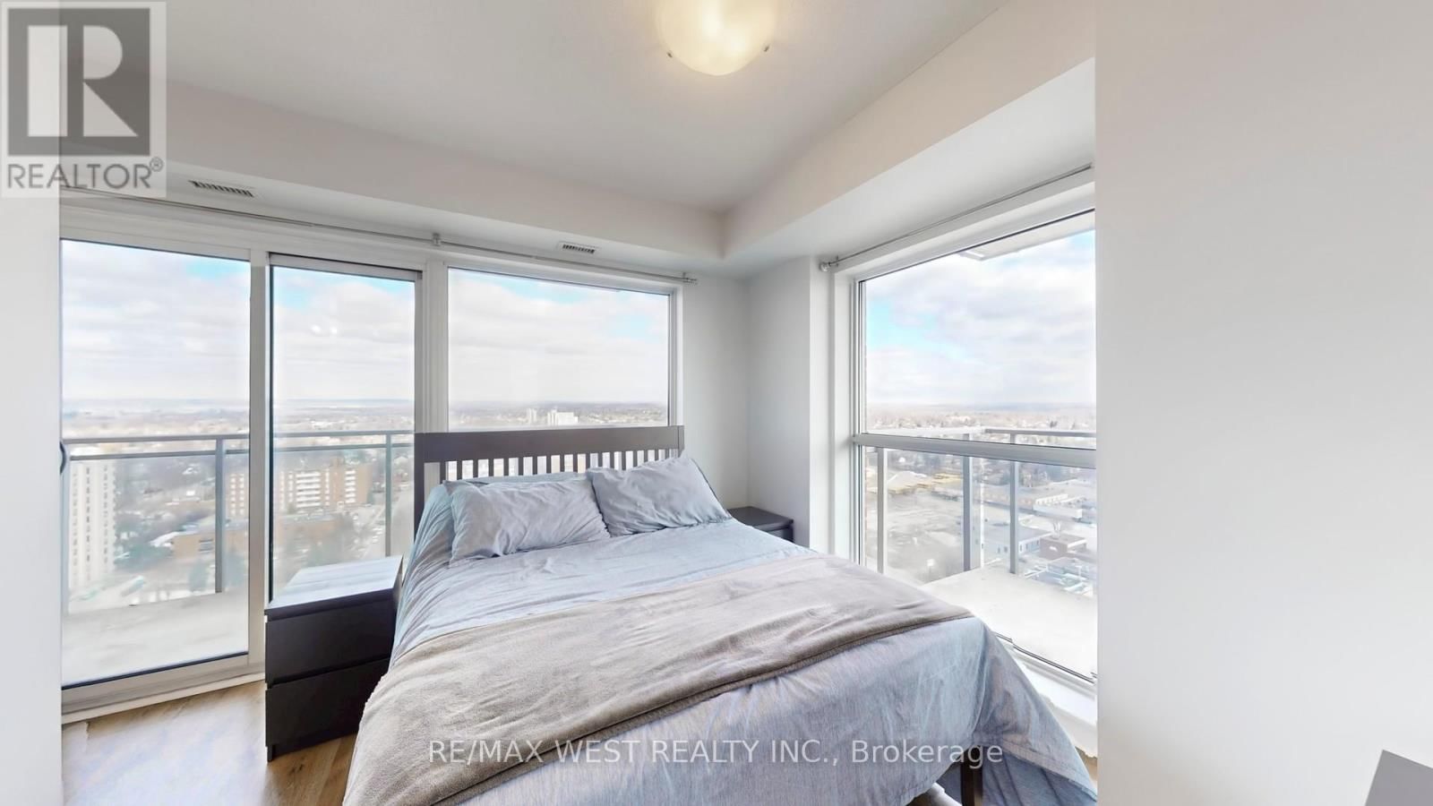 2108 - 215 QUEEN STREET EAST Image 13