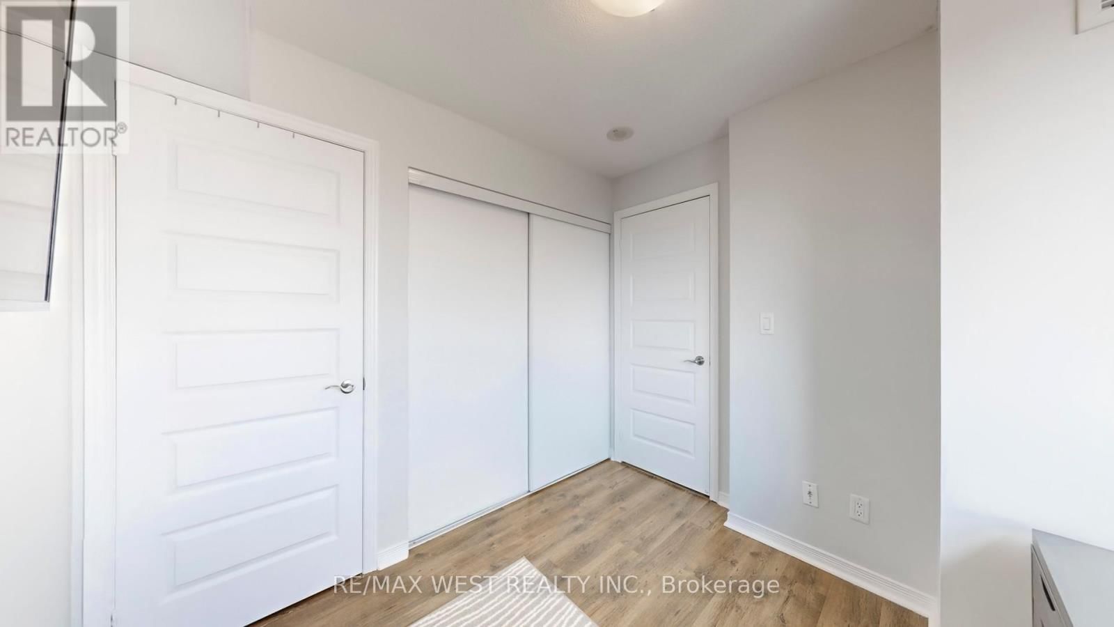 2108 - 215 QUEEN STREET EAST Image 21