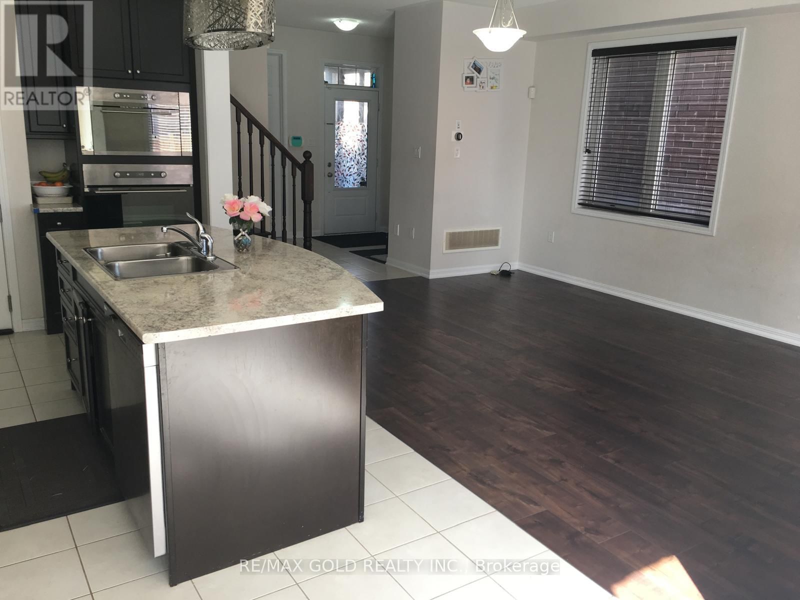 94 ROBERT PARKINSON DRIVE Image 10