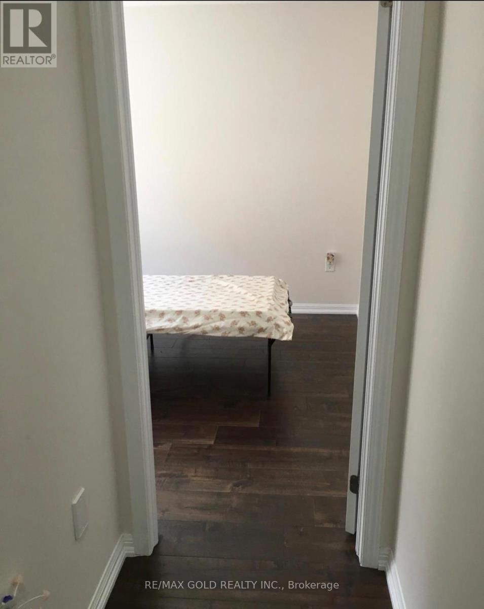 94 ROBERT PARKINSON DRIVE Image 15