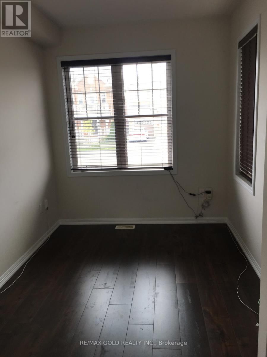 94 ROBERT PARKINSON DRIVE Image 4