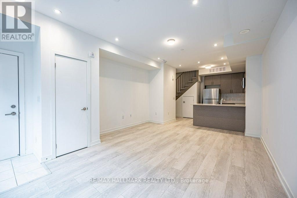 9 - 3566 COLONIAL DRIVE Image 4