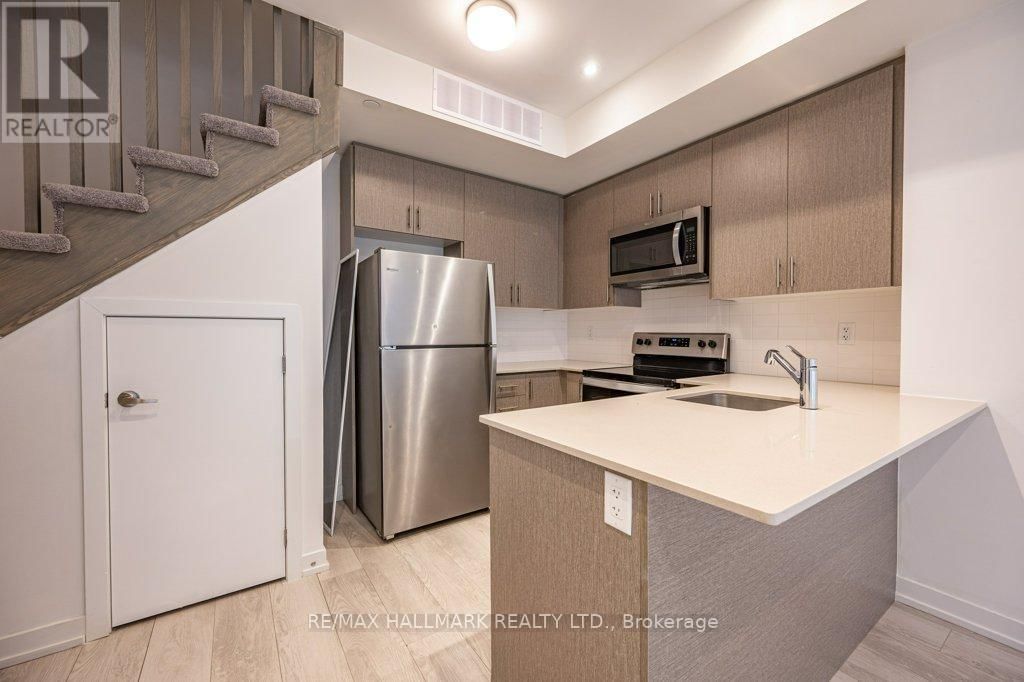 9 - 3566 COLONIAL DRIVE Image 5