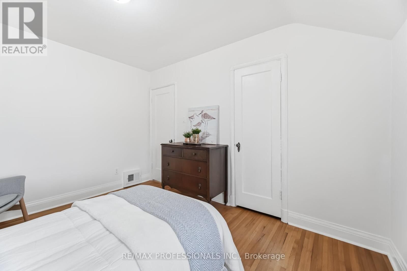 15 TWENTY-SEVENTH STREET Image 25