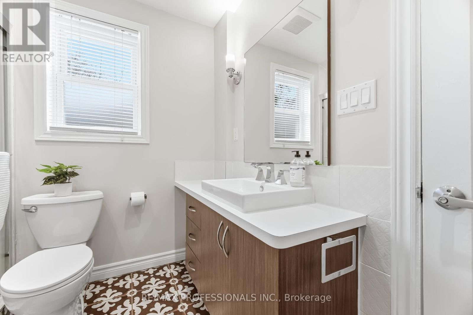 15 TWENTY-SEVENTH STREET Image 28