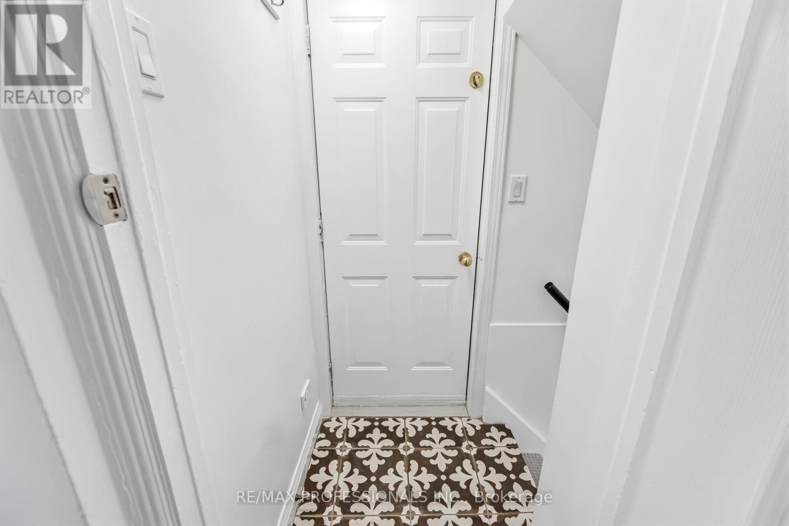 15 TWENTY-SEVENTH STREET Image 30