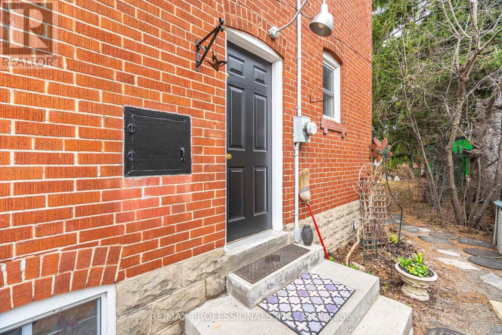 15 TWENTY-SEVENTH STREET Image 31