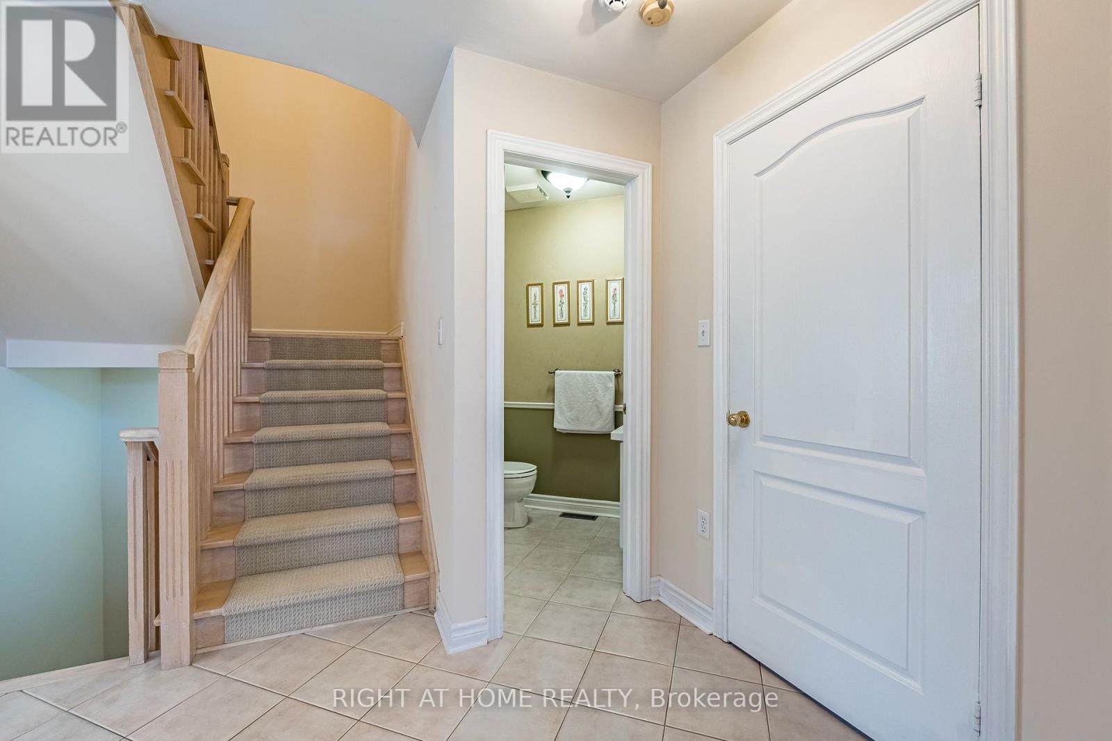 2204 CARPENTERS CIRCLE Image 39