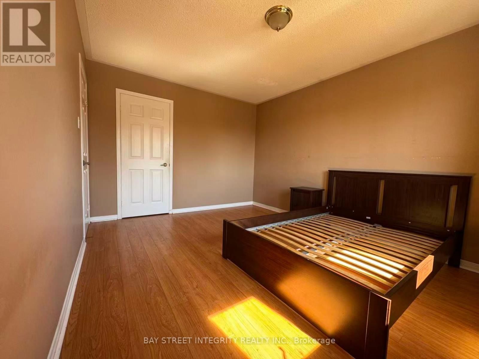 4255 WAKEFIELD CRESCENT Image 21