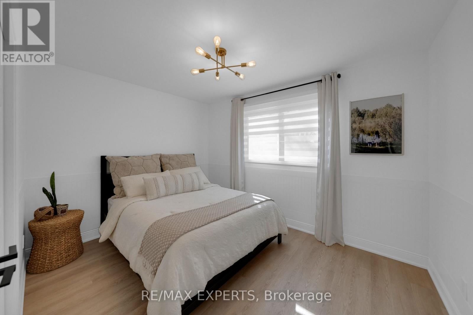 351 HERSEY CRESCENT Image 21